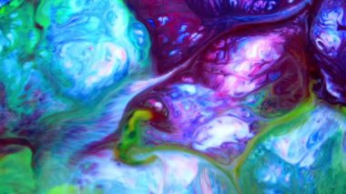 Sıvı Renkli Boya ağır çekimde patent alır. Sıvı renkli boya desenleri üst görünüm. Çok renkli sıvı boya yüzeyi.