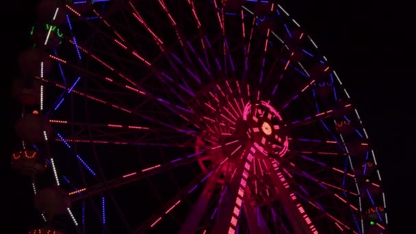 Riesenrad Dreht Sich Freizeitpark Dunkler Nacht — Stockvideo