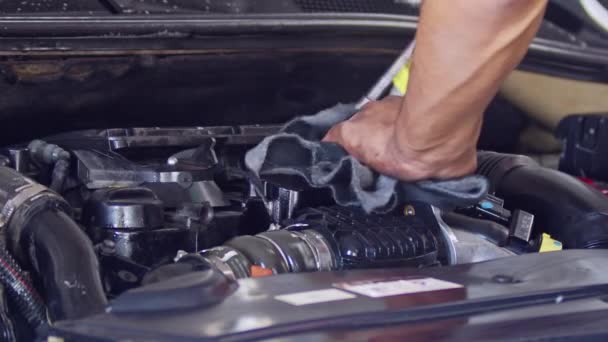 Очищення Двигуна Автомобіля Ремонтному Магазині Повільному Русі Касети — стокове відео