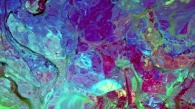 Bu stok video hareket halindeki soyut bir arkaplanı içerir. Farklı formlar yavaşça genişler ve şekil değiştirir. Bu klibi sunumlara, raporlara, müzik videolarına, yaratıcı konsept videolarına ekle, vs..