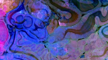 Bu stok videosunda hareket halinde olan soyut bir sıvı yağ tablosu yer alıyor. Reklamlar, sunumlar, slayt gösterileri, televizyon ve filmler için metin arkaplanı ve daha fazlası için bu yağ hareketini kullanın.