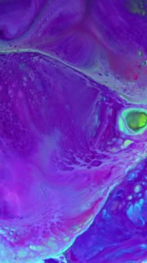 Soyut Dikey Renkli Mürekkep Hareketleri Su Dokusuna Yayılır.