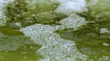 Köpüklü ve köpüklü su dokusu arkaplanı.