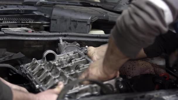 Replacing Repaired Car Engine Two Mechanics Footage — Stock Video