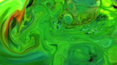 Bu video, yavaş çekimde yayılan koyu renkli boya karışımının aşırı yakın çekim görüntülerini içeriyor. Harmanlandıklarında, bu renkler hareketli grafiklerde kullanılabilecek güzel bir doku dizaynı oluştururlar. .