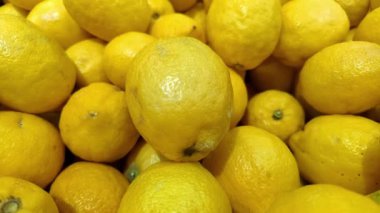 Taze El Yığını Market Görüntülerinden Limonları Seçti.