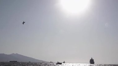 İzmir, Türkiye 9 Eylül 2024: Türk Hava Kuvvetleri Solosu Aerobik Hava Gösterisi Görüntüleri.
