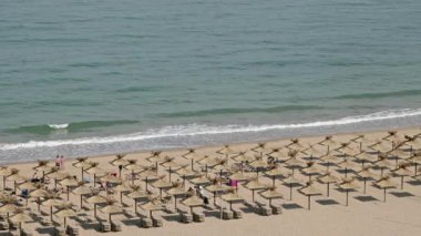 Yaz Çekimlerinde Sahilde Turistler.