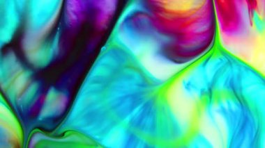 Sıvı boyaların akışkanlığıyla oluşan bu desenler renklerin karışması ve renklerin dansıyla oluşan büyüleyici harmoni ve dinamik hareketi gözler önüne seriyor. Yaratıcılığın keşfi ve renklerin sonsuz dönüşümü için görsel ziyafet. 