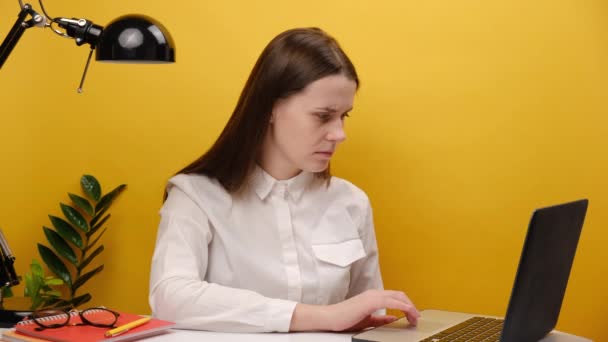 Unhappy Young Employee Business Woman Shirt Sitting Work White Office — 图库视频影像