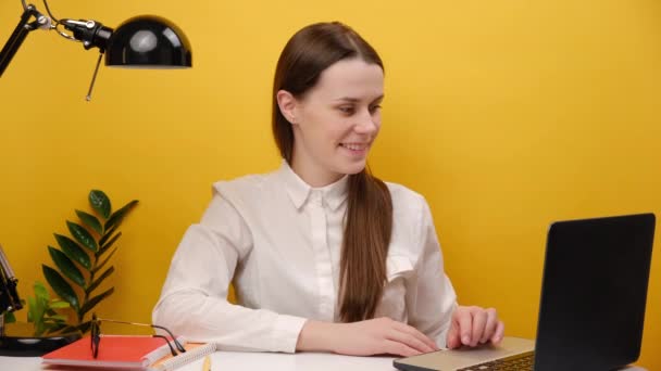 Portrait Dreamful Fun Successful Employee Young Business Woman Shirt Sit — Video
