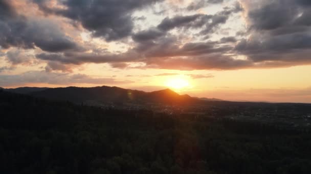 Drohnenaufnahmen Der Landschaft Während Des Epischen Sonnenuntergangs Zur Sommerzeit Die — Stockvideo