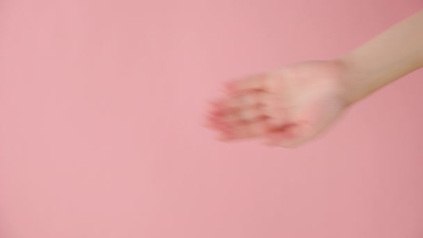 Imagens Verticais Mão Feminina Acenando Dizendo Adeus Gesto Posando Isolado — Vídeo de Stock