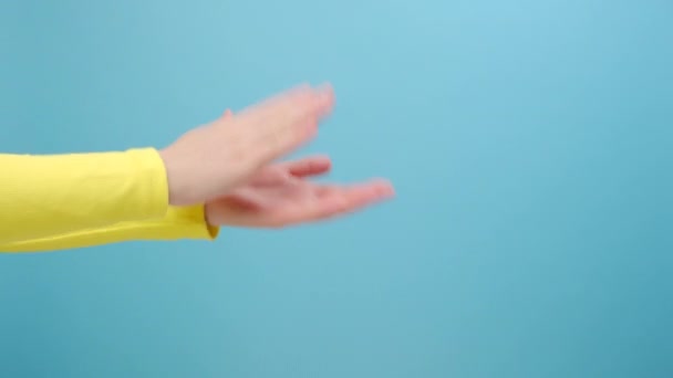 Nahaufnahme Einer Unbekannten Jungen Frau Die Applaudiert Die Hände Klatscht — Stockvideo