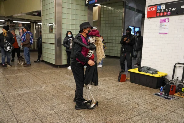 New York März 2022 Langsam Tanzt Ein Mann Mit Einer — Stockfoto