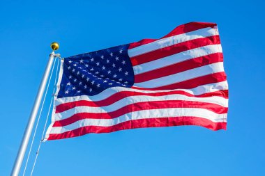 Rüzgardaki Amerikan Bayrağı