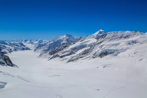 在瑞士阿尔卑斯山里的冬天 — 图库照片