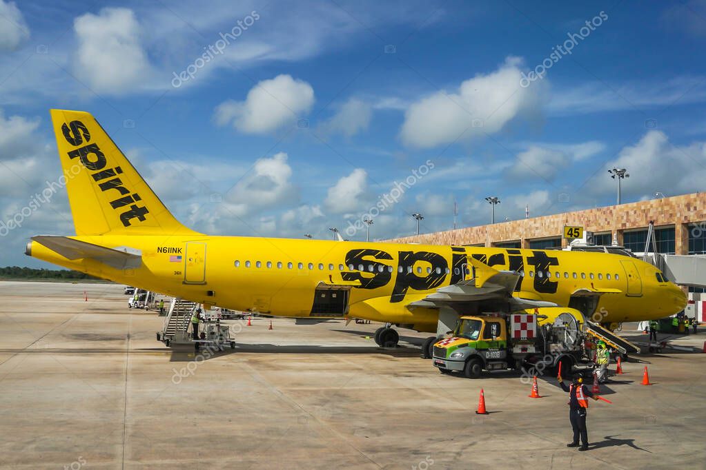CANCUN, MÉXICO 18 de septiembre de 2021 Avión de Spirit Airlines en
