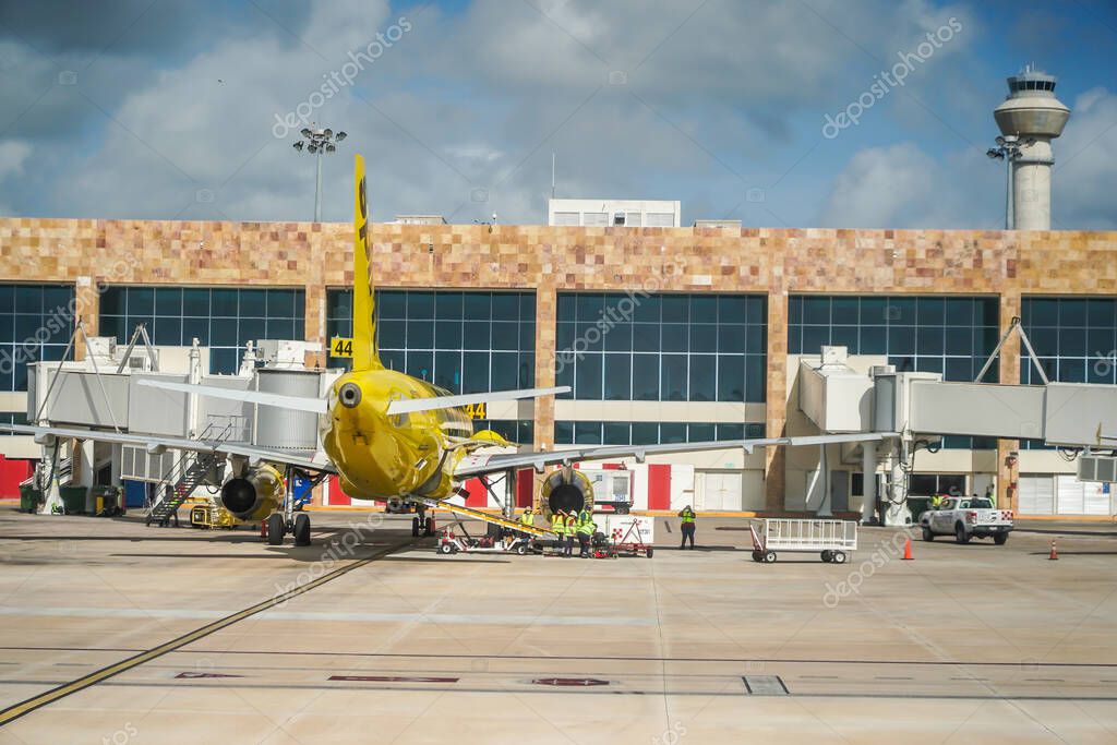 CANCUN, MÉXICO 18 de septiembre de 2021 Avión de Spirit Airlines en