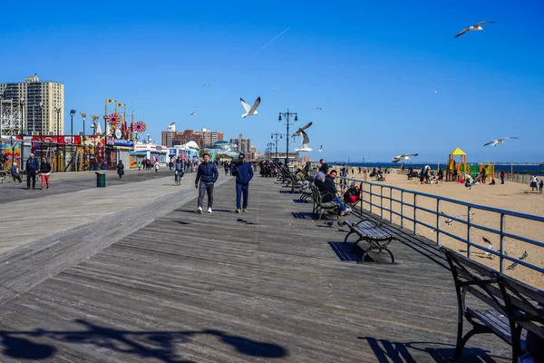 Brooklyn Nueva York Marzo 2021 Coney Island Beach Famoso Paseo —  Fotos de Stock