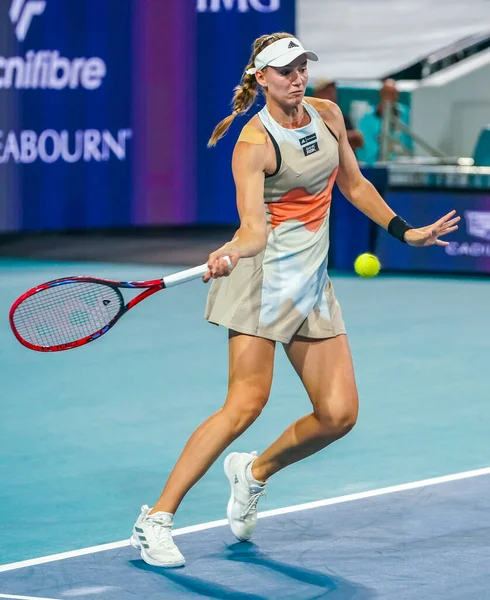 stock image MIAMI GARDENS, FLORIDA - MARCH 30, 2023: Elena Rybakina of Kazakhstan in action during semi-final match against Jessica Pegula of United States at 2023 Miami Open at the Hard Rock Stadium in Miami Gardens, Florida, USA