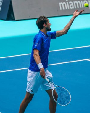MIAMI GARDENS, FLORIDA - 30 Mart 2023: Rusya 'dan Daniil Medvedev ABD' den Christopher Eubanks ile oynadığı çeyrek final maçında Miami 'deki Hard Rock Stadyumu, Florida, ABD' deki Hard Rock Stadyumu 'nda maç yaptı.