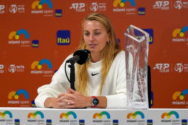 MIAMI GARDENS, FLORIDA - 1 APRIL 2023: Miami 'deki Hard Rock Stadyumu' nda oynanan 2023 bayanlar tekler final maçında Elena Rybakina 'yı yenen Çek Cumhuriyeti şampiyonu Petra Kvitova