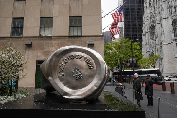 New York Května 2023 Odolná Bronzová Socha Umělkyně Pauly Crown — Stock fotografie
