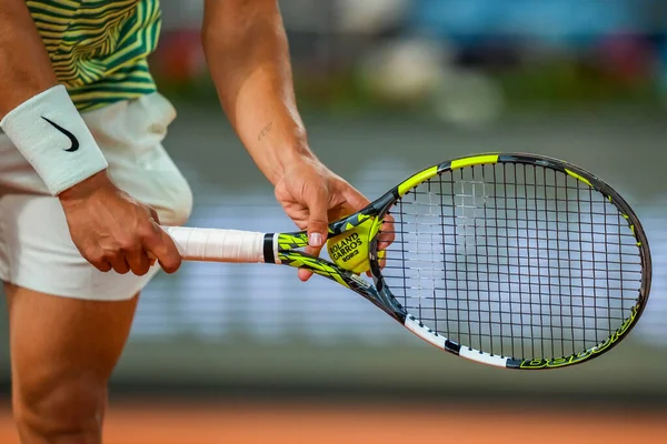 法国巴黎 2023年6月2日 西班牙职业网球选手卡洛斯 阿尔卡拉兹 Carlos Alkaraz 在第三轮比赛中与加拿大的丹尼斯 沙波瓦洛夫 Denis Shapovalov — 图库照片