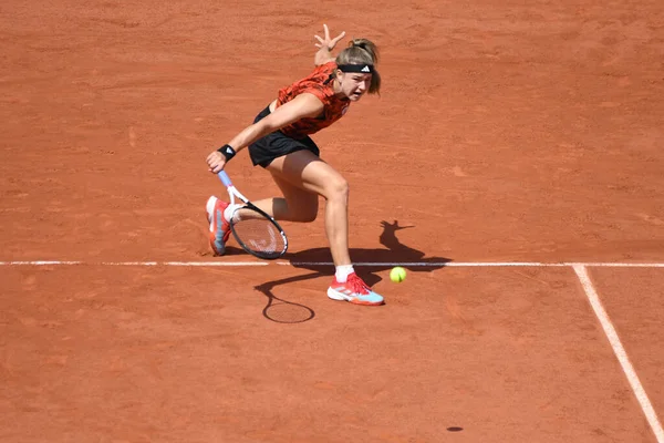 法国巴黎 2023年6月8日 捷克共和国职业网球选手Karolina Muchova在法国巴黎与白俄罗斯选手Aryna Sabalenka的女子单打半决赛中的表现 — 图库照片