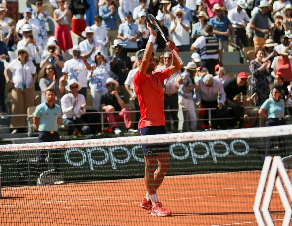 フランス 2023年5月29日 プロテニス選手のノヴァック ジョコビッチ選手が2023年にフランス パリで開催されたローランド ガロスで行われたアレクサンダル コバチェビッチ選手との初ラウンド後の優勝を祝う — ストック写真