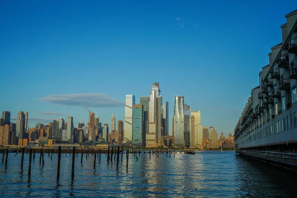 从新泽西海滨看曼哈顿中城天际线 — 图库照片