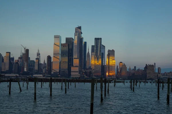 ミッドタウン マンハッタン ニュージャージー ウォーターフロントからのスカイライン — ストック写真
