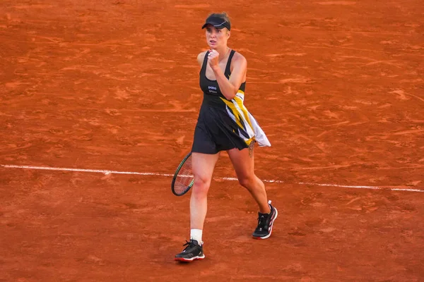 法国巴黎 2023年6月4日 乌克兰职业网球选手埃丽娜 斯维托利娜在巴黎与俄罗斯选手达里亚 卡萨特基纳的第四轮比赛中获胜 — 图库照片
