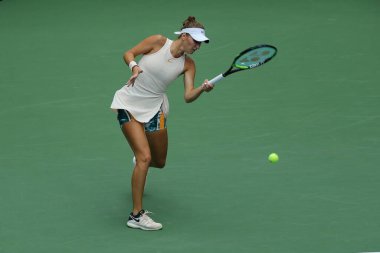 New York-1 Eylül 2018: profesyonel tenis oyuncusu Marketa Vondrousova Çek Cumhuriyeti 'nde eylem içinde onun üçüncü tur maçı sırasında 2018 bize açık Billie Jean King Ulusal Tenis Merkezi 