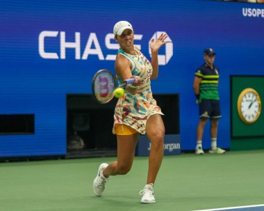 NEW YORK - SEPTEMBER 4, 2023: Profesyonel tenisçi Madison Keys, New York 'taki Billie Jean King Ulusal Tenis Merkezi' nde düzenlenen 2023 ABD Açık 'ta Jessica Pegula' ya karşı oynanan 16 maçlık maçta