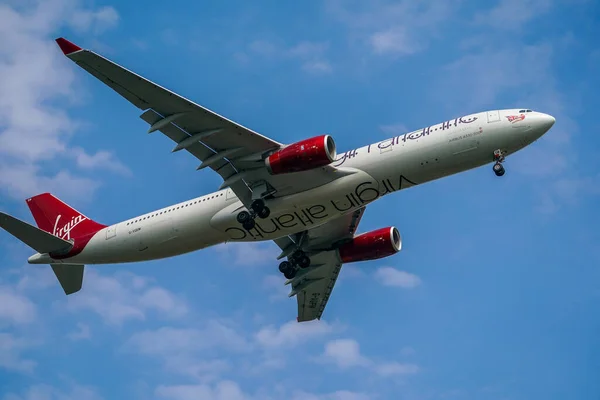New York Juli 2023 Virgin Atlantic Airways Airbus A330 300 Royaltyfria Stockbilder