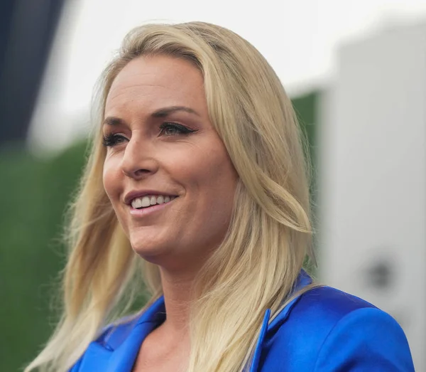 NEW YORK - 28 AĞUSTOS 2023: Eski Olimpiyatçı Lindsey Vonn New York 'taki USTA Ulusal Tenis Merkezi' nde 2023 ABD Açık Açılış Gecesi öncesinde mavi halıda
