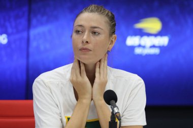NEW YORK - 1 Eylül 2018: Rusya 'dan profesyonel tenisçi Maria Sharapova, Billie Jean King Ulusal Tenis Merkezi' nde oynadığı 2018 ABD Açık turu sonrasında düzenlediği basın toplantısında