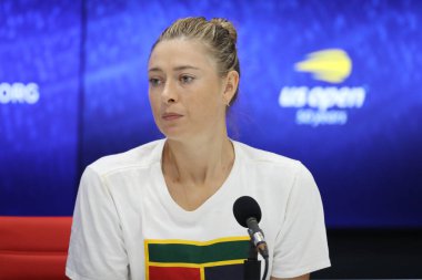 NEW YORK - 1 Eylül 2018: Rusya 'dan profesyonel tenisçi Maria Sharapova, Billie Jean King Ulusal Tenis Merkezi' nde oynadığı 2018 ABD Açık turu sonrasında düzenlediği basın toplantısında