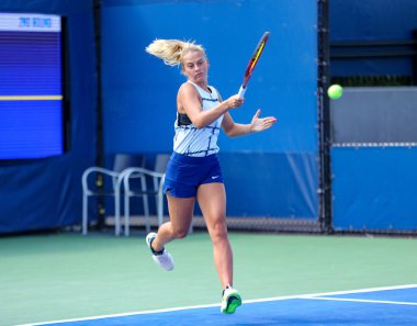 NEW YORK - 1 Eylül 2018: Rusya 'dan profesyonel tenisçi Maria Sharapova, Billie Jean King Ulusal Tenis Merkezi' nde oynadığı 2018 ABD Açık turu sonrasında düzenlediği basın toplantısında