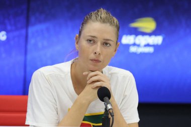 NEW YORK - 1 Eylül 2018: Rusya 'dan profesyonel tenisçi Maria Sharapova, Billie Jean King Ulusal Tenis Merkezi' nde oynadığı 2018 ABD Açık turu sonrasında düzenlediği basın toplantısında