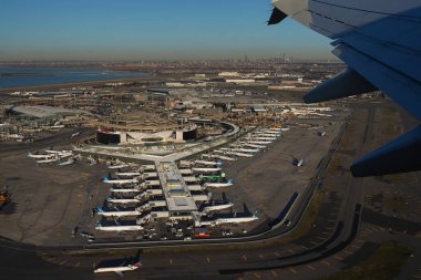 JFK Uluslararası Havalimanı 'nın yolcu uçağı havalandı. 