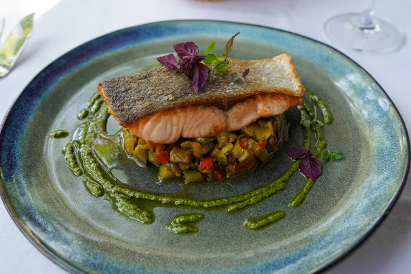 ratatouille ile ızgara somon fileto