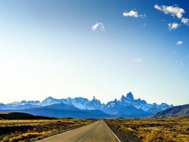 Fitz Roy Dağı Los Glaciares Ulusal Parkı, Arjantin Patagonya. Patagonya 'da bir dağ, Arjantin ve Şili sınırında.