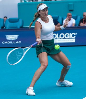 MIAMI GARDENS, FLORIDA - 30 Mart 2024 Miami Açık Şampiyonu Danielle Collins, Miami 'deki Hard Rock Stadyumu' nda oynanan bayanlar tekler finalinde Kazakistan 'lı Elena Rybakina ile karşılaştı.
