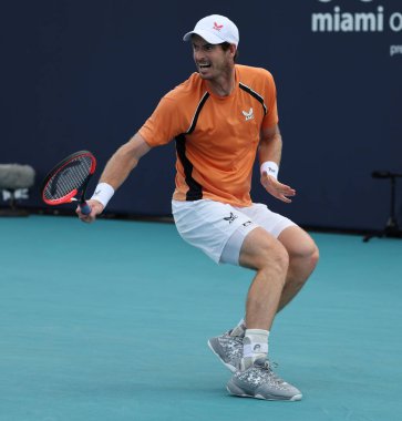 MIAMI GARDENS, FLORIDA - 24 Mart 2024: Birleşik Krallık 'tan Andy Murray, Çek Cumhuriyeti' nden Tomas Machac ile oynadığı maçın ikinci turunda Miami 'deki Hard Rock Stadyumu' nda oynanacak.