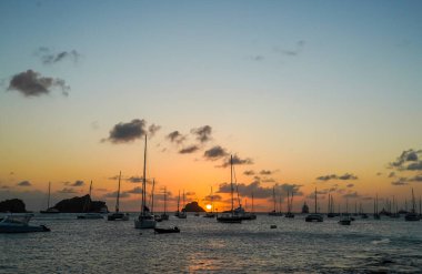 Günbatımı Gustavia Limanı, St. Barts, Fransız Batı Hint Adaları