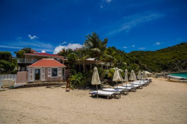 St. Barthelemy, Fransız Batı Hint Adaları 'ndaki ünlü Shell Beach' teki Shellona restoranında 17 Nisan 2024