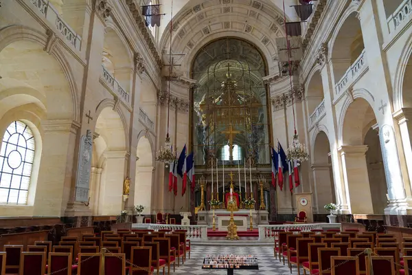 stock image PARIS, FRANCE - JUNE 6, 2022: The St. Louis Cathedral interiors at the heart of the Hotel des Invalides also known as Cathedrale Saint-Louis-des-Invalides in Paris, France